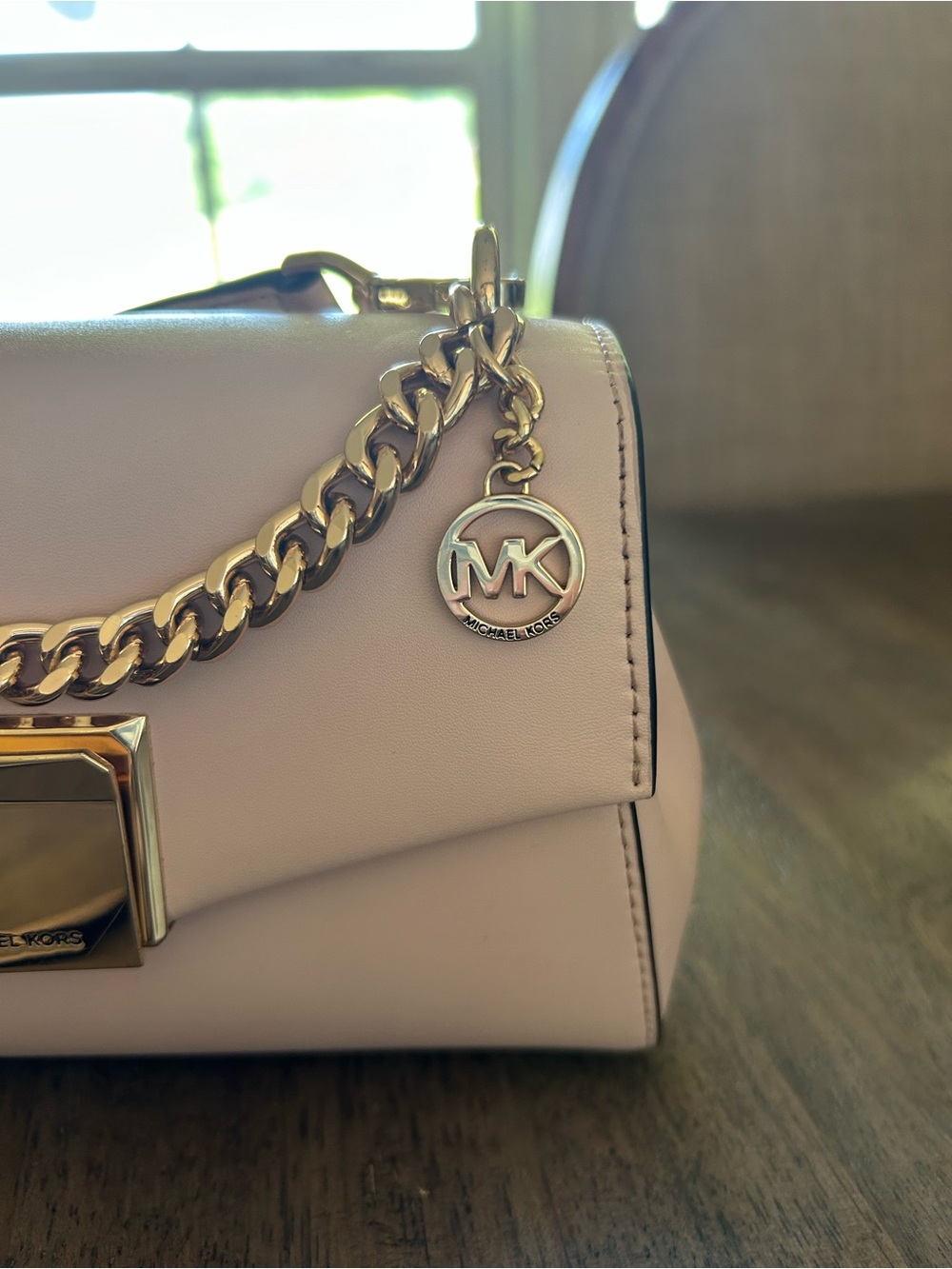 SOLD MICHAEL Michael Kors Pink Leather Crossbody with Gold Chain - Picture 3 of 16